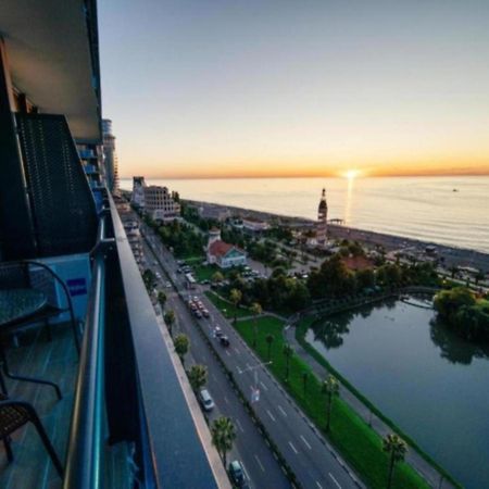 Апарт отель Sea View Orbi City Батуми Экстерьер фото